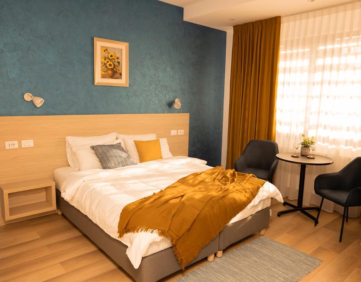 Manolle Boutique Hotel Bucureşti Ngoại thất bức ảnh